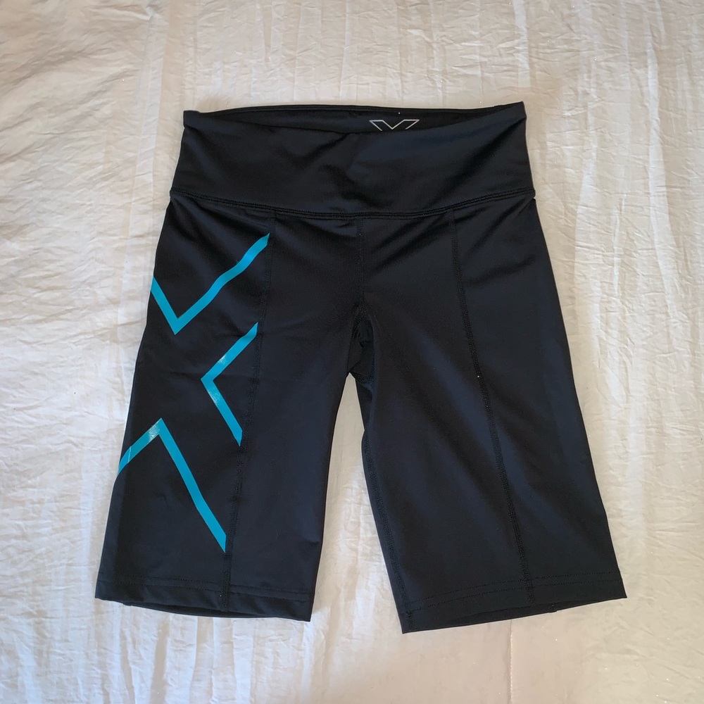 NWT 2XU MCS Mid Rise Compression Short - Picture 2 of 5